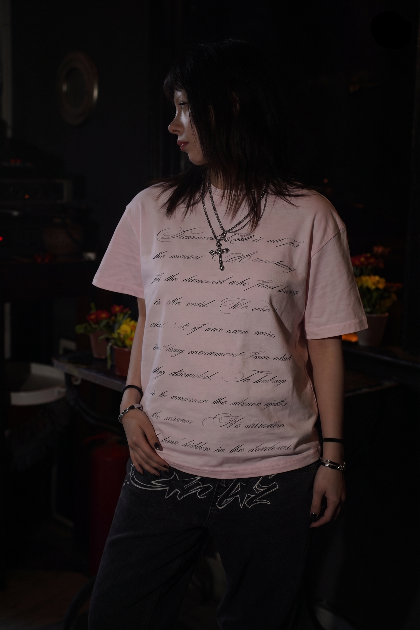 CURSED LETTERS TEE PINK